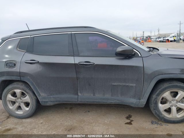 3C4NJCBB2JT139845 Jeep Compass Latitude Fwd