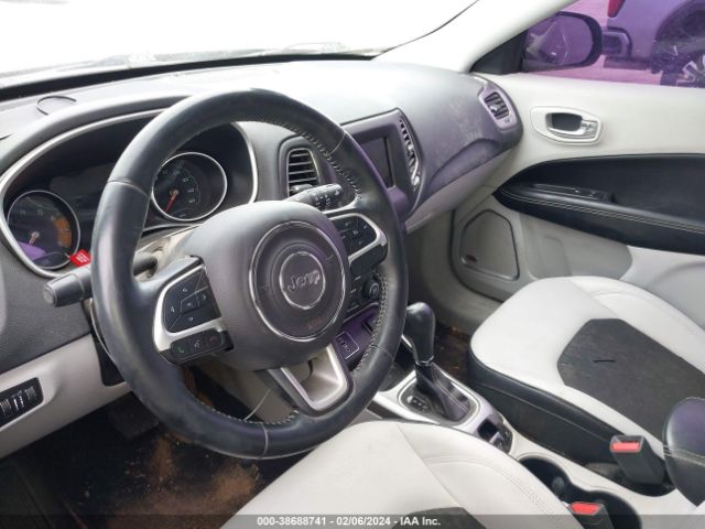 3C4NJCBB2JT139845 Jeep Compass Latitude Fwd
