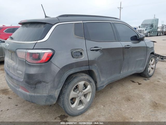 3C4NJCBB2JT139845 Jeep Compass Latitude Fwd