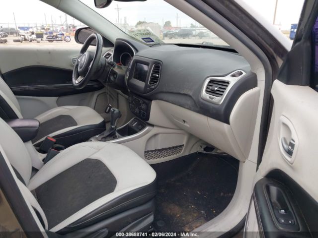 3C4NJCBB2JT139845 Jeep Compass Latitude Fwd