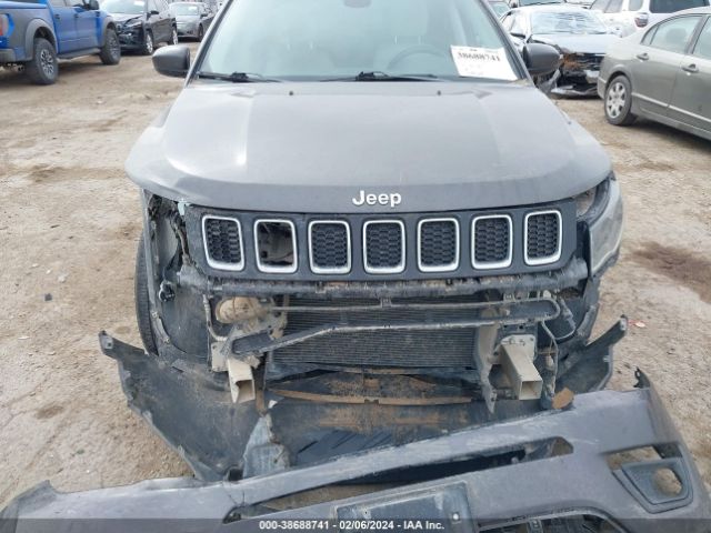 3C4NJCBB2JT139845 Jeep Compass Latitude Fwd