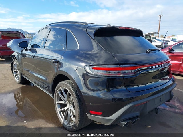 2022 PORSCHE MACAN WP1AA2A58NLB04294 Photo 2