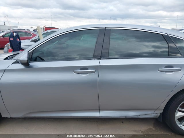 Honda ACCORD LX 2018 1HGCV1F1XJA259967 Image 15