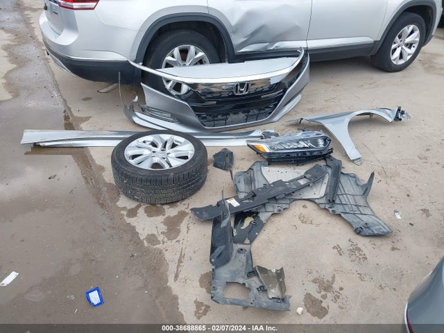 Honda ACCORD LX 2018 1HGCV1F1XJA259967 Image 12