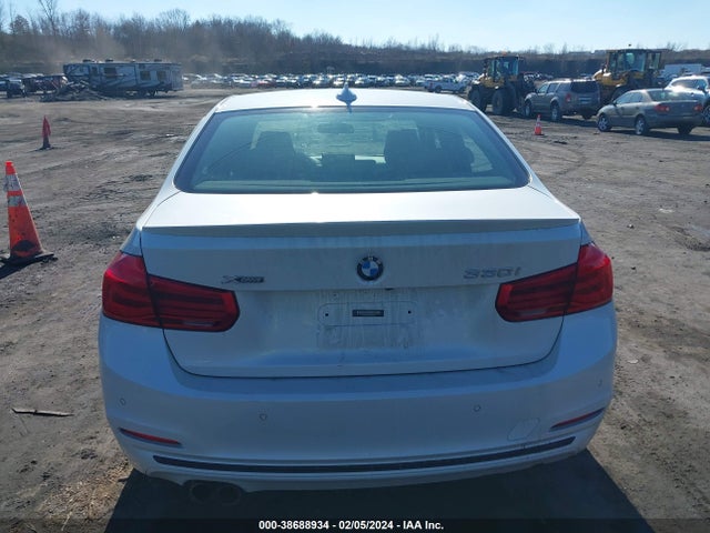 BMW 330i Xdrive 2017 WBA8D9C58HK677958 Image 16