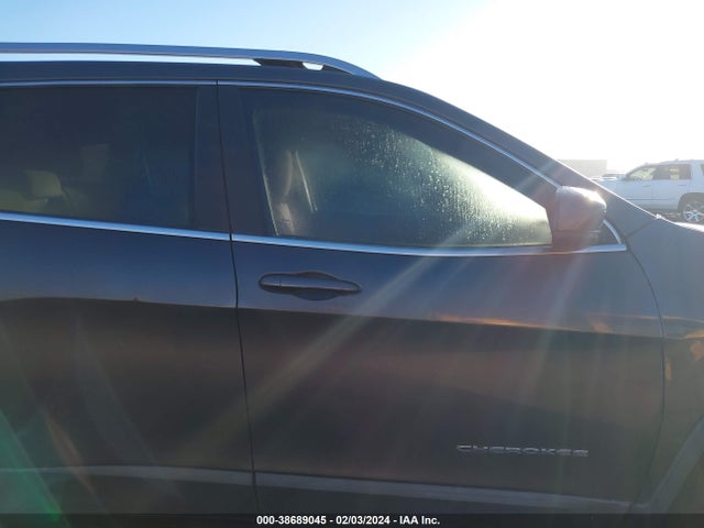 2017 JEEP CHEROKEE LATITUDE FWD VIN: 1C4PJLCS8HW503262