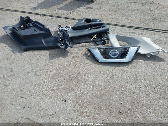 Nissan ROGUE S 2017 KNMAT2MT6HP604795 Image 12