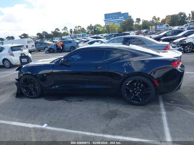 Chevrolet Camaro 2lt 2018 1G1FD1RX7J0108100 Image 14