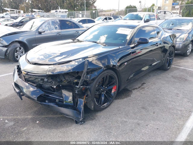 Chevrolet Camaro 2lt 2018 1G1FD1RX7J0108100 Image 2
