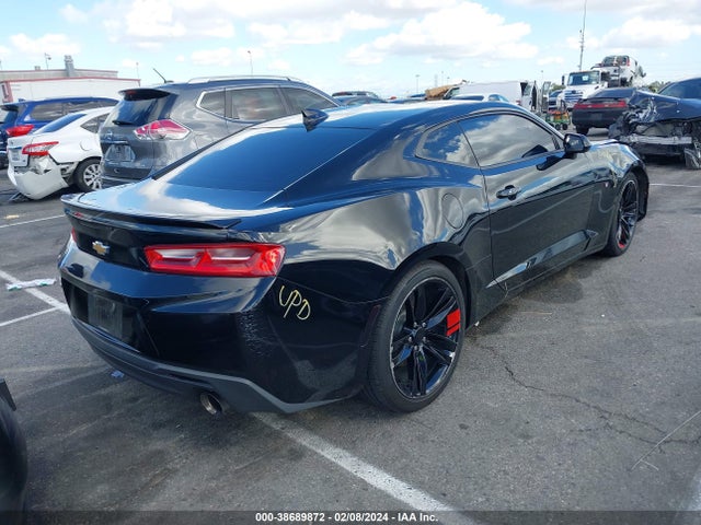 Chevrolet Camaro 2lt 2018 1G1FD1RX7J0108100 Image 4