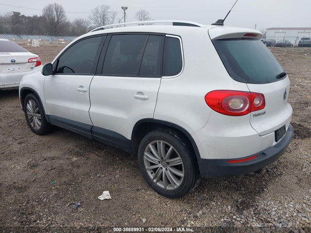 2011 VOLKSWAGEN TIGUAN SE VIN: WVGAV7AX5BW513959