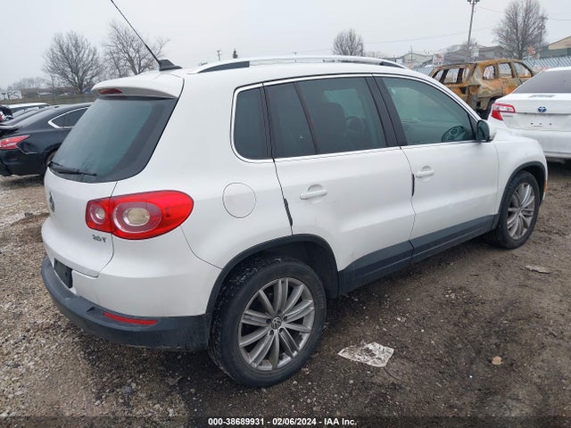 2011 VOLKSWAGEN TIGUAN SE VIN: WVGAV7AX5BW513959