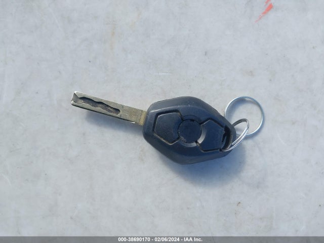 2003 BMW 325I VIN: WBAET37443NJ24090