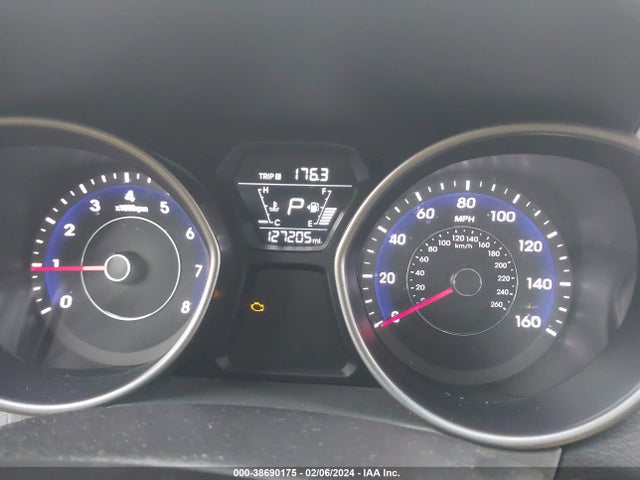 2015 HYUNDAI ELANTRA SE VIN: 5NPDH4AE4FH642194