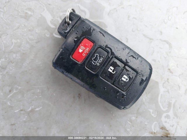 Toyota Rav4 Limited 2016 JTMDFREV5GJ100379 Image 11