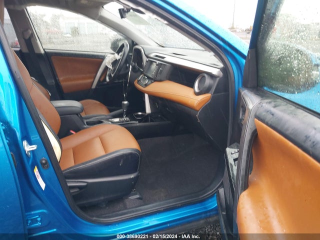 Toyota Rav4 Limited 2016 JTMDFREV5GJ100379 Image 5