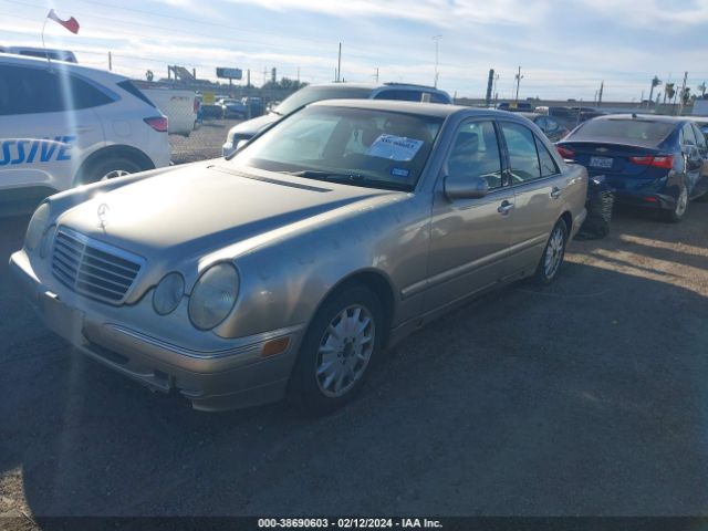 2001 MERCEDES-BENZ E-CLASS WDBJF65J11B187969 Photo 1