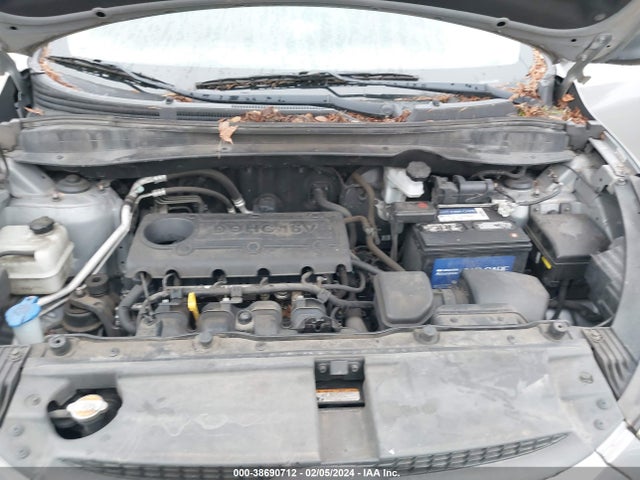 2011 HYUNDAI TUCSON GL VIN: KM8JT3AB9BU247425