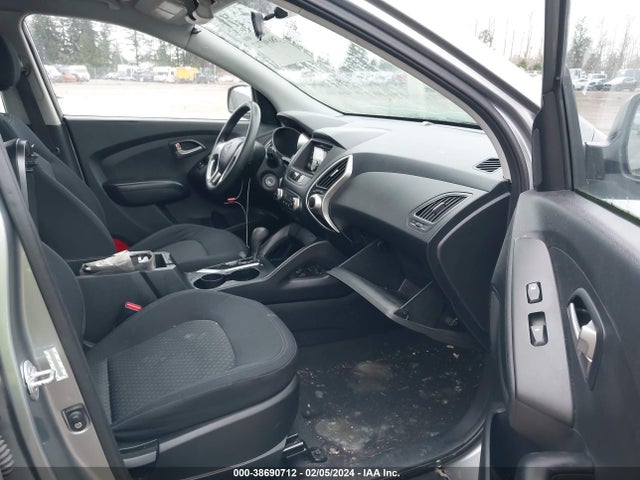 2011 HYUNDAI TUCSON GL VIN: KM8JT3AB9BU247425