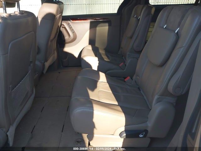 2C4RC1GG0FR754490 Chrysler Town & Country Limited Platinum