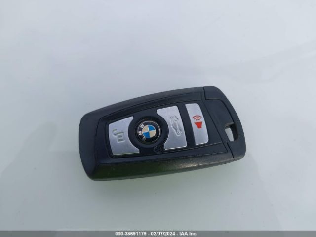 WBA8E1G53JNU93704 BMW 320i