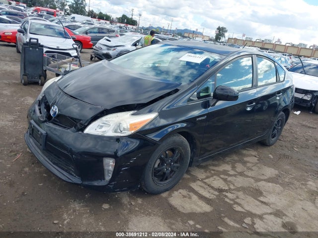 Toyota Prius Four 2014 JTDKN3DU3E1755282 Image 2