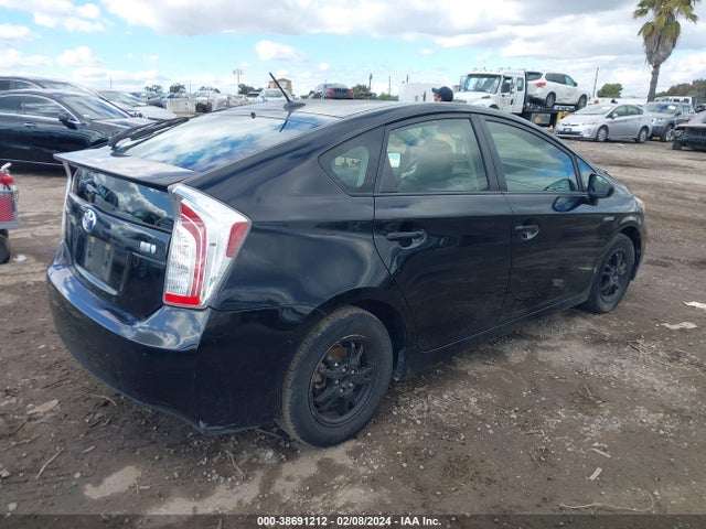 Toyota Prius Four 2014 JTDKN3DU3E1755282 Image 4