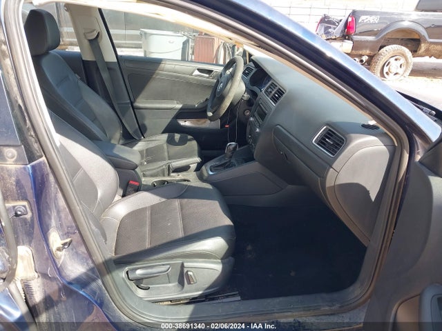 3VWD17AJ2EM396013 Volkswagen Jetta 1.8t Se