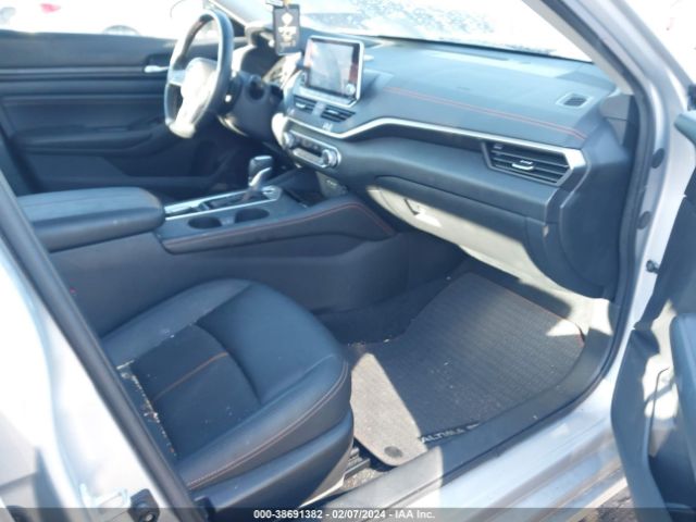 1N4BL4CW3MN373930 Nissan Altima Sr Intelligent Awd