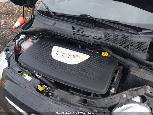 2013 FIAT 500E 3C3CFFGE9DT714139 Photo 9