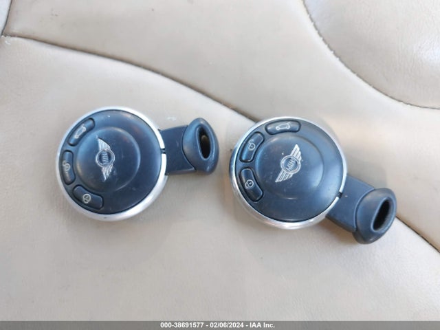 2010 MINI COOPER WMWMR3C53ATZ19259 Photo 10