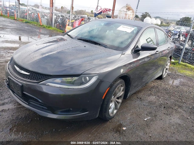 Chrysler 200 S 2015 1C3CCCBG6FN518002 Image 2