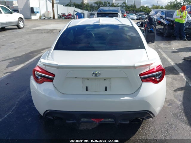 Toyota 86 2017 JF1ZNAA1XH8703467 Image 16