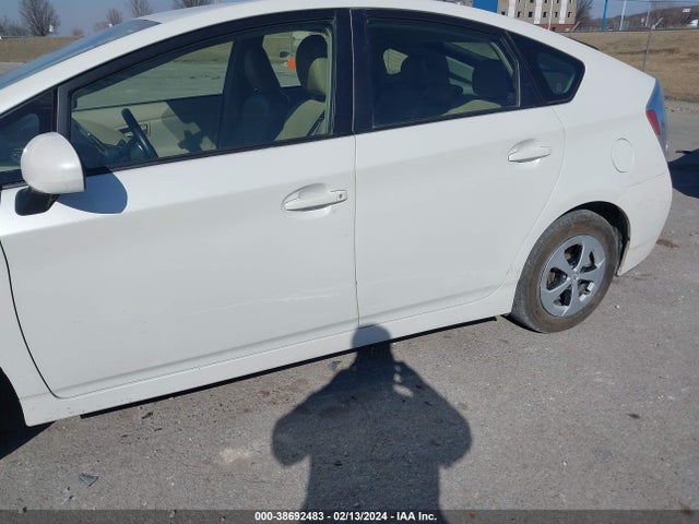 Toyota Prius Four 2014 JTDKN3DUXE1768224 Image 6
