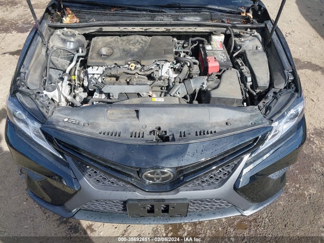 4T1B11HK2JU571674 Toyota CAMRY SE