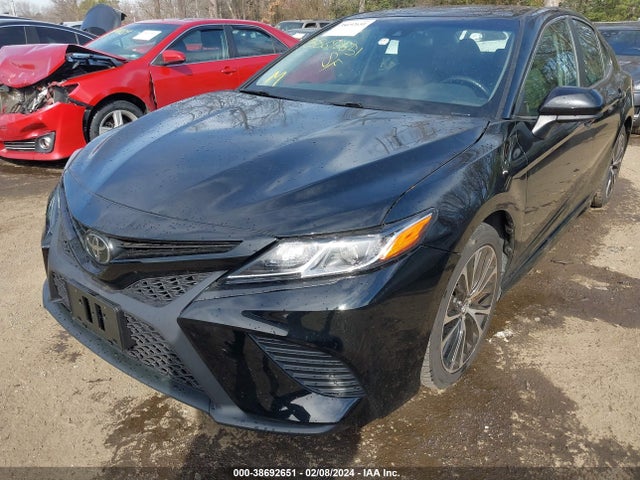 4T1B11HK2JU571674 Toyota CAMRY SE