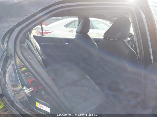 4T1B11HK2JU571674 Toyota CAMRY SE