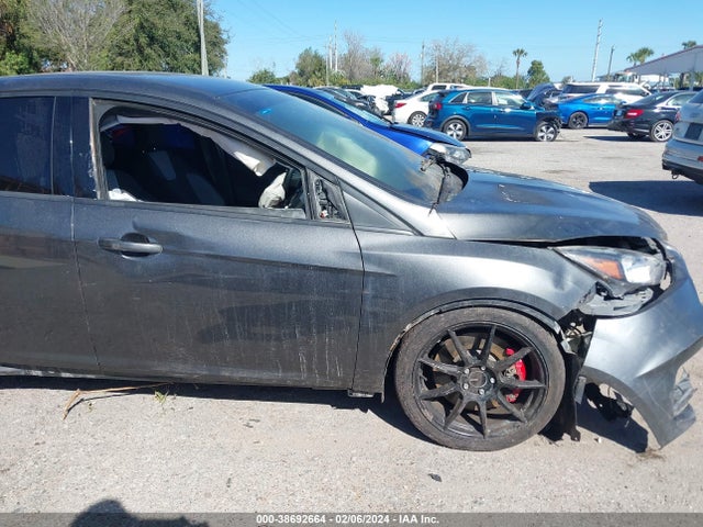 Ford FOCUS ST 2018 1FADP3L93JL243123 Image 15