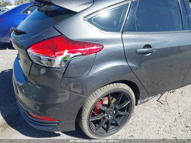 Ford FOCUS ST 2018 1FADP3L93JL243123 Image 16