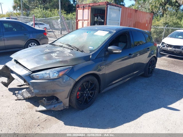 Ford FOCUS ST 2018 1FADP3L93JL243123 Image 2