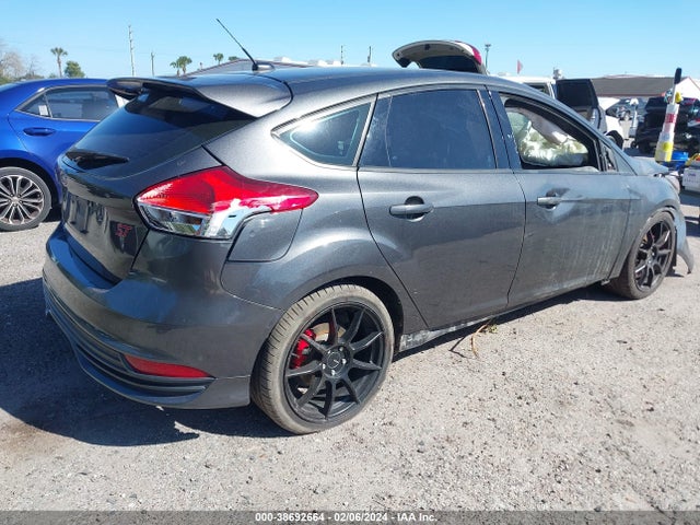 Ford FOCUS ST 2018 1FADP3L93JL243123 Image 4