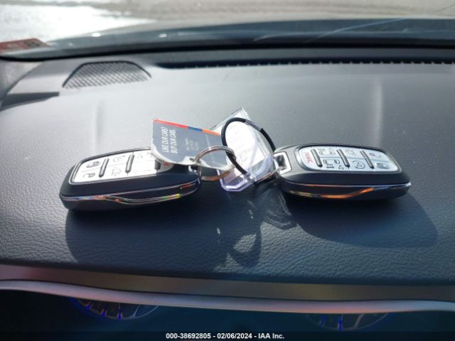 2C4RC1CG1PR600961 Chrysler Voyager Lx