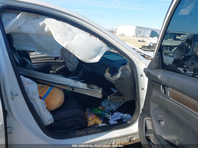1HGCV2F92JA022563 Honda Accord Touring 2.0t