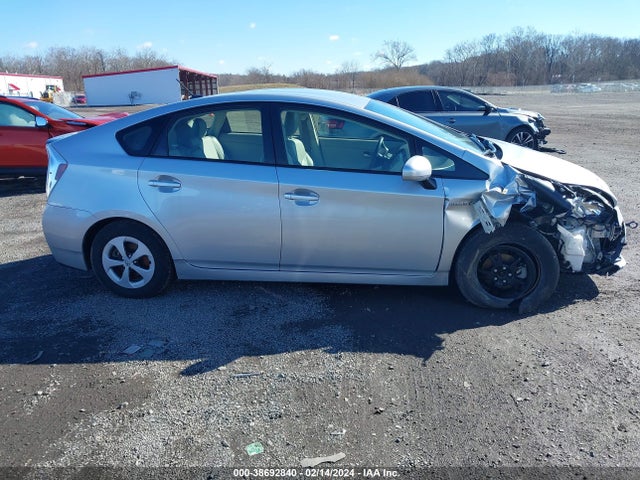 Toyota Prius Four 2015 JTDKN3DU0F0476198 Image 13