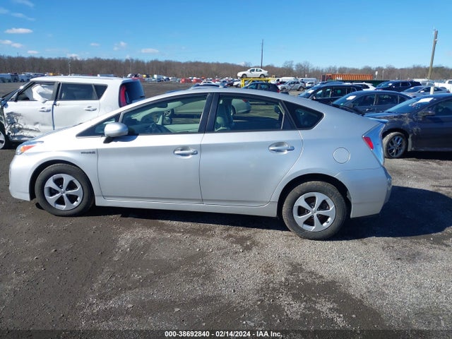 Toyota Prius Four 2015 JTDKN3DU0F0476198 Image 14