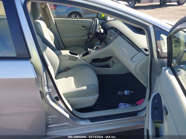 Toyota Prius Four 2015 JTDKN3DU0F0476198 Image 5