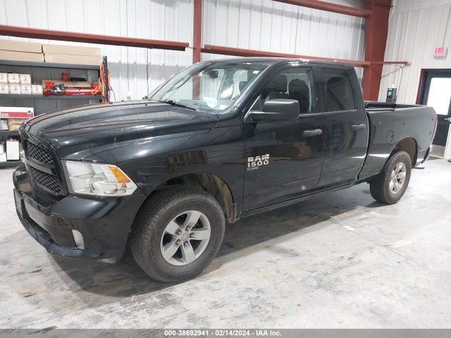 RAM 1500 Classic Express Quad Cab 4x4 6'4 Box 2019 1C6RR7FGXKS554302 Image 2