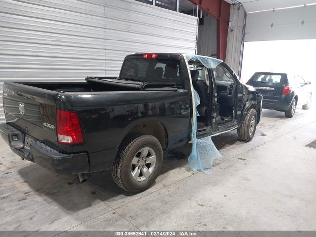 RAM 1500 Classic Express Quad Cab 4x4 6'4 Box 2019 1C6RR7FGXKS554302 Image 4