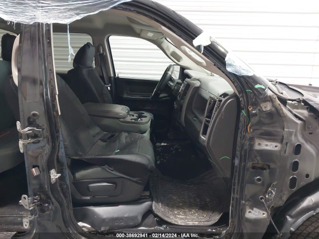 RAM 1500 Classic Express Quad Cab 4x4 6'4 Box 2019 1C6RR7FGXKS554302 Image 5