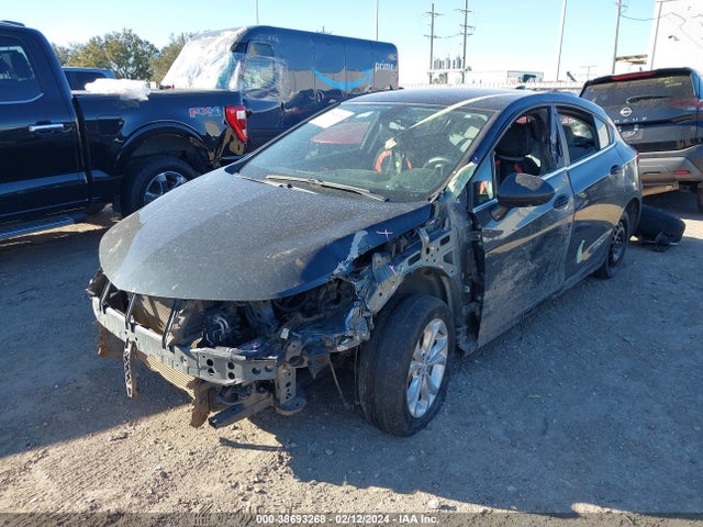 Chevrolet CRUZE LT 2019 3G1BE6SM0KS599841 Image 2